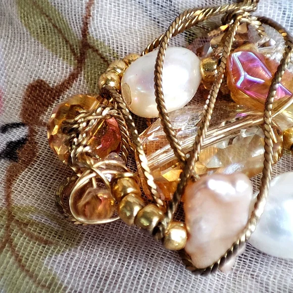 Wire Wrapped Gold Tone Faux Pearl Crystal Shell Mixed Media Necklace Pendant EUC - Picture 8 of 10